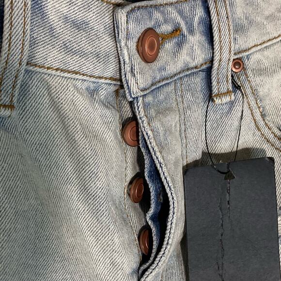 Asos Design Men's Slim Denim Shorts Distressed With Rips Light Wash Blue W30 NWT - Picture 5 of 16